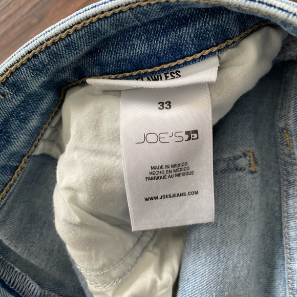 Joe's Flawless The Icon Mid Rise Skinny Crop. Size 33 - Picture 9 of 9